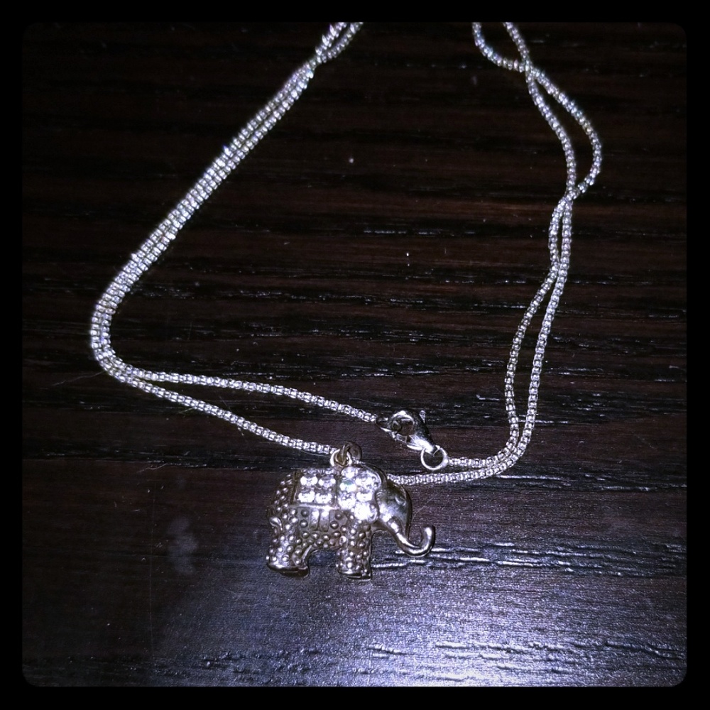 Elephant pendant necklace